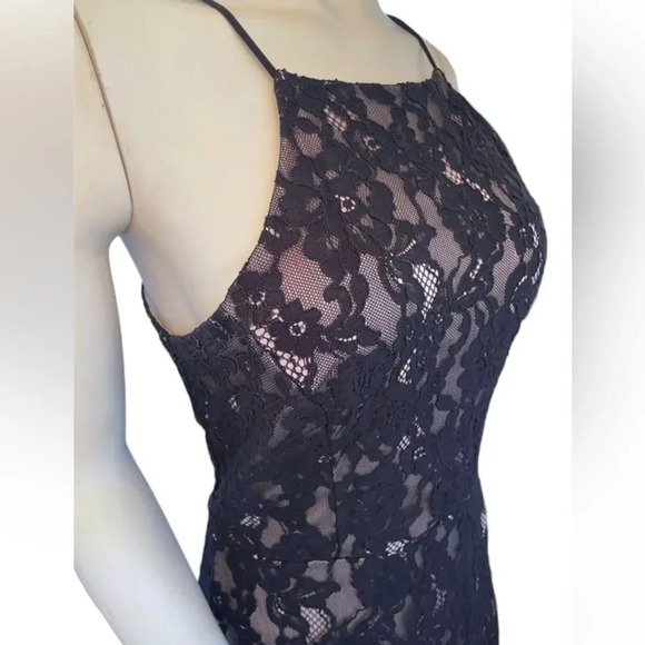 BLACK LACE OVERLAY FLOOR LENGTH TEIRED RUFFLED MERMAID GOWN BY WINDSOR SIZE L - Picture 5 of 14